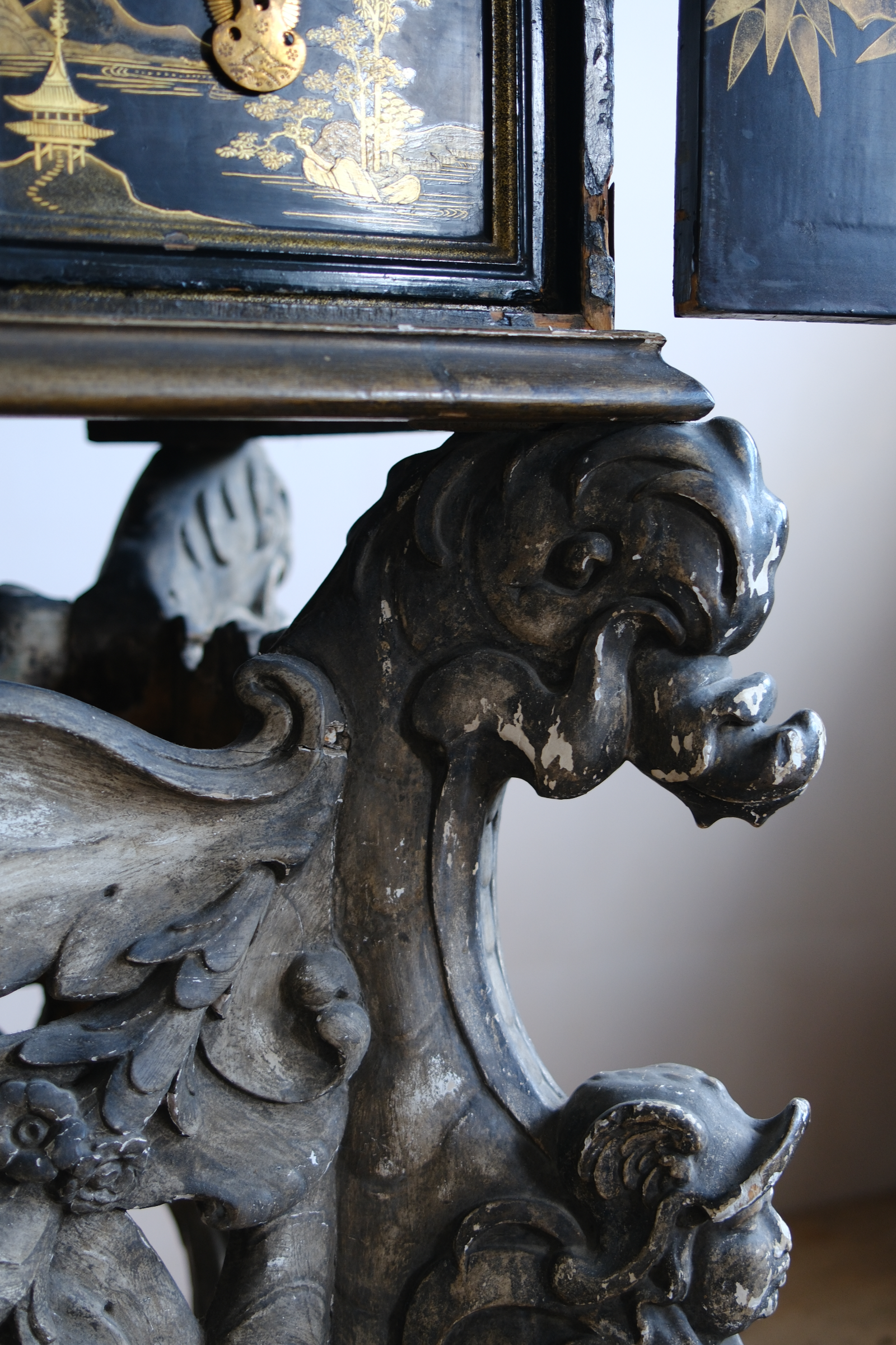 A Japanese Edo Period Lacquer Cabinet on a Carved Baroque Stand, Late 17th Century image 9