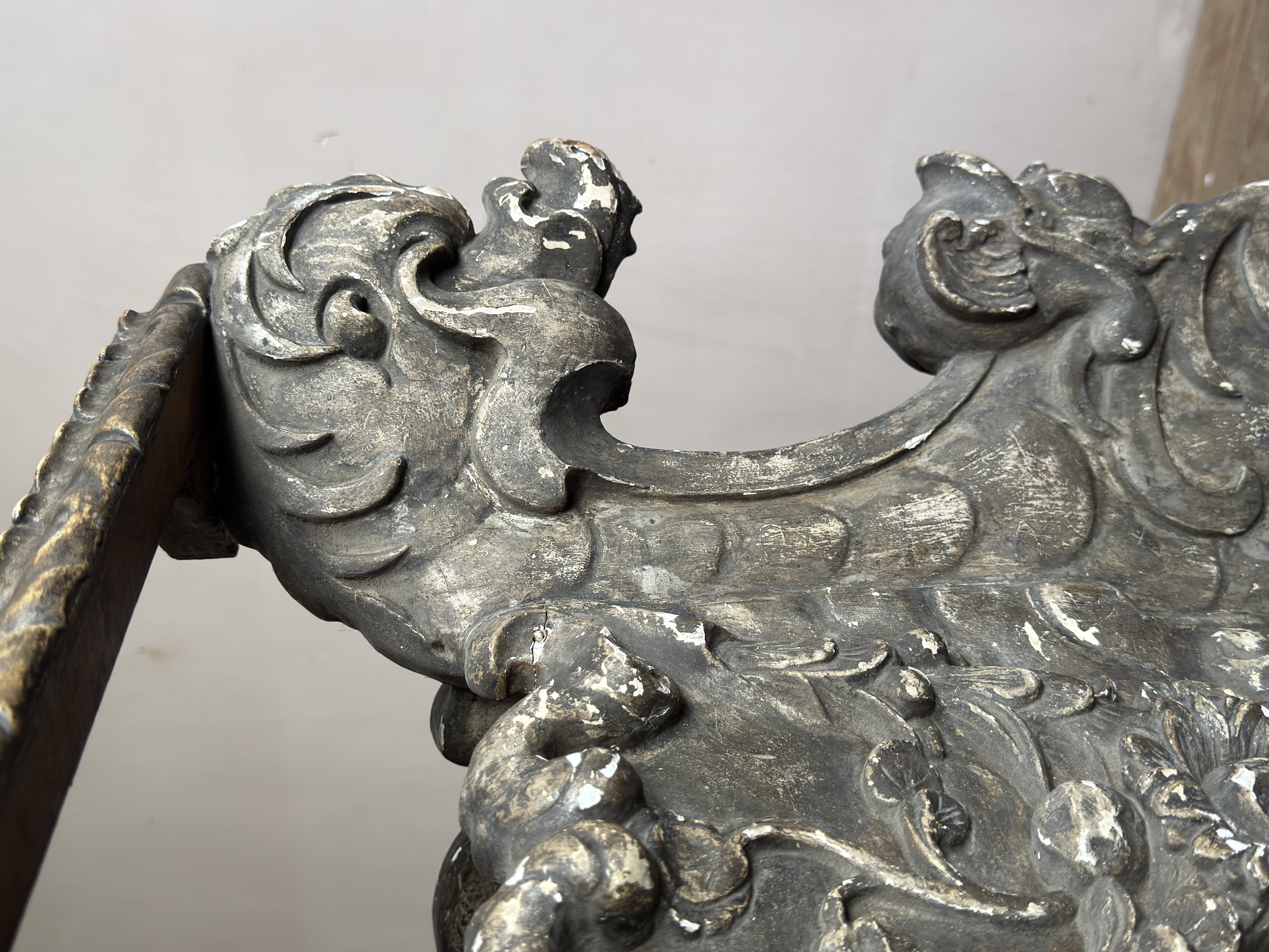 A Japanese Edo Period Lacquer Cabinet on a Carved Baroque Stand, Late 17th Century image 22