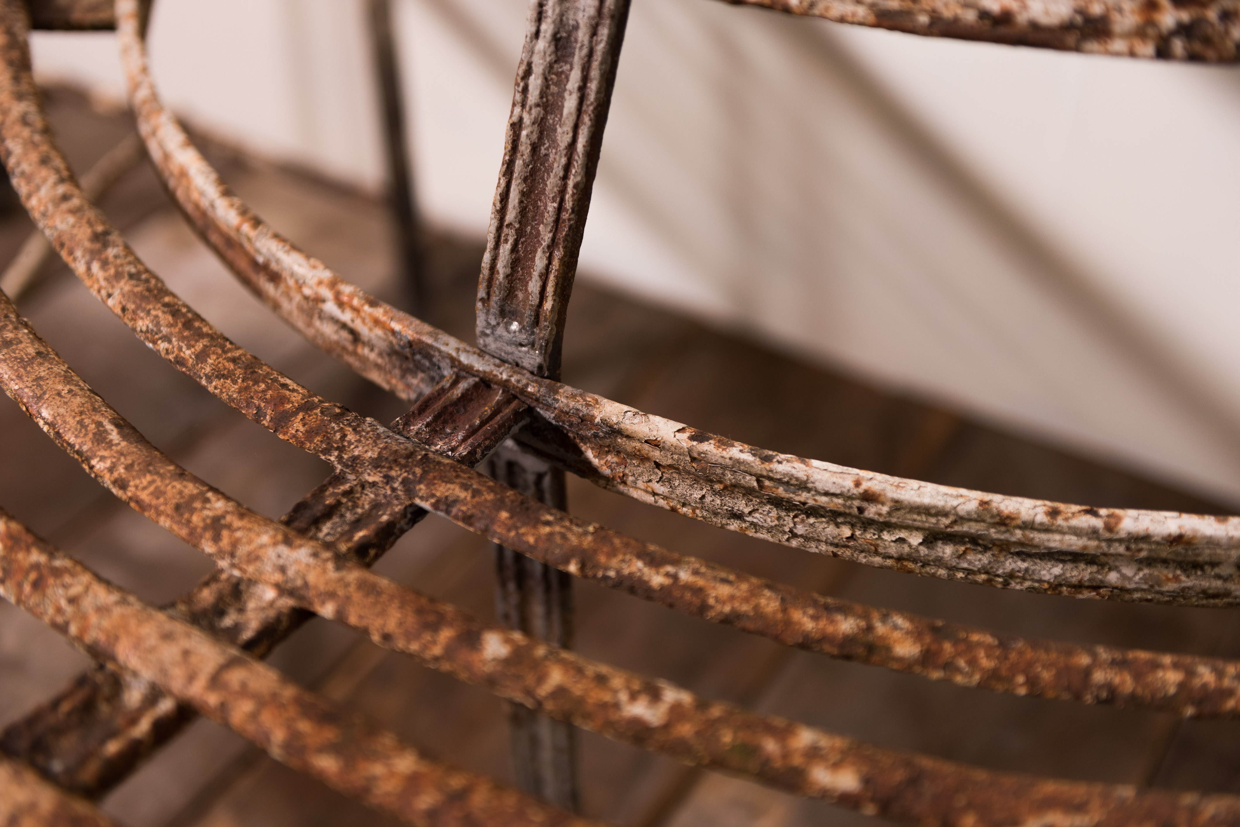 Regency Reeded Wrought Iron Tree Seat image 5