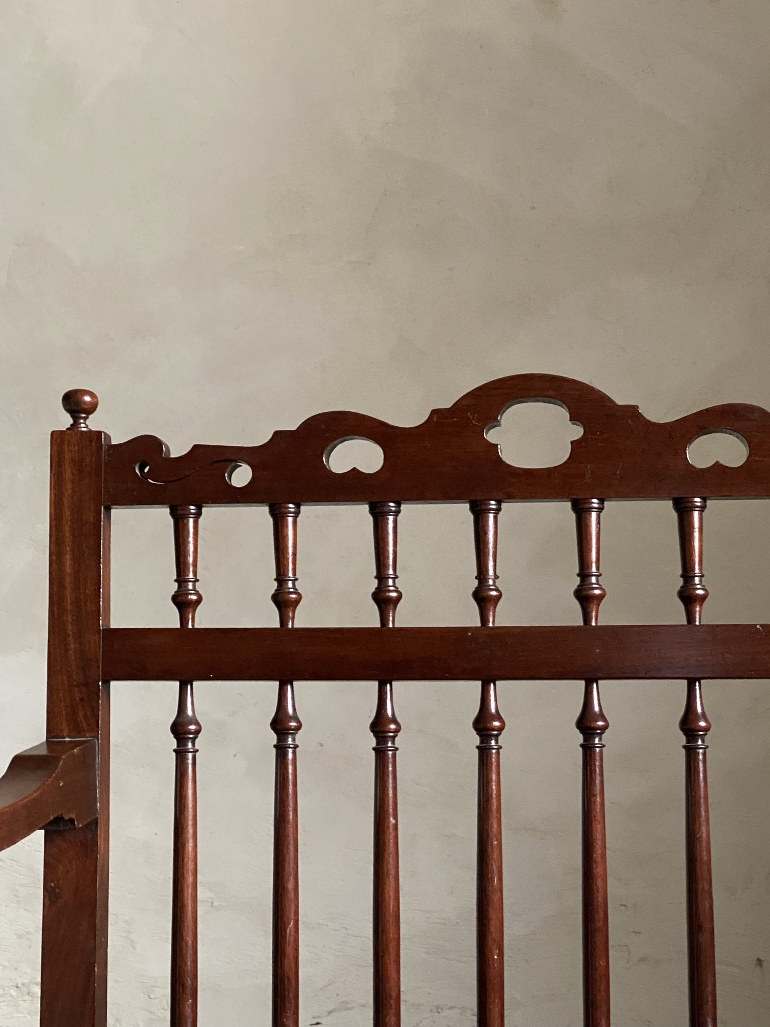 19thC Mahogany Drunkards Chair image 4