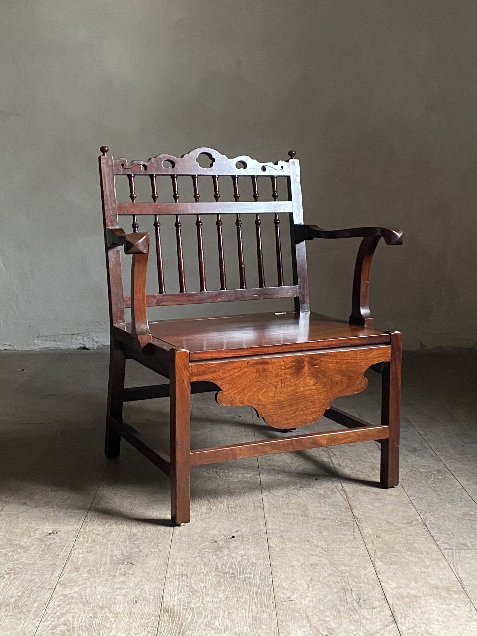 19thC Mahogany Drunkards Chair image 7