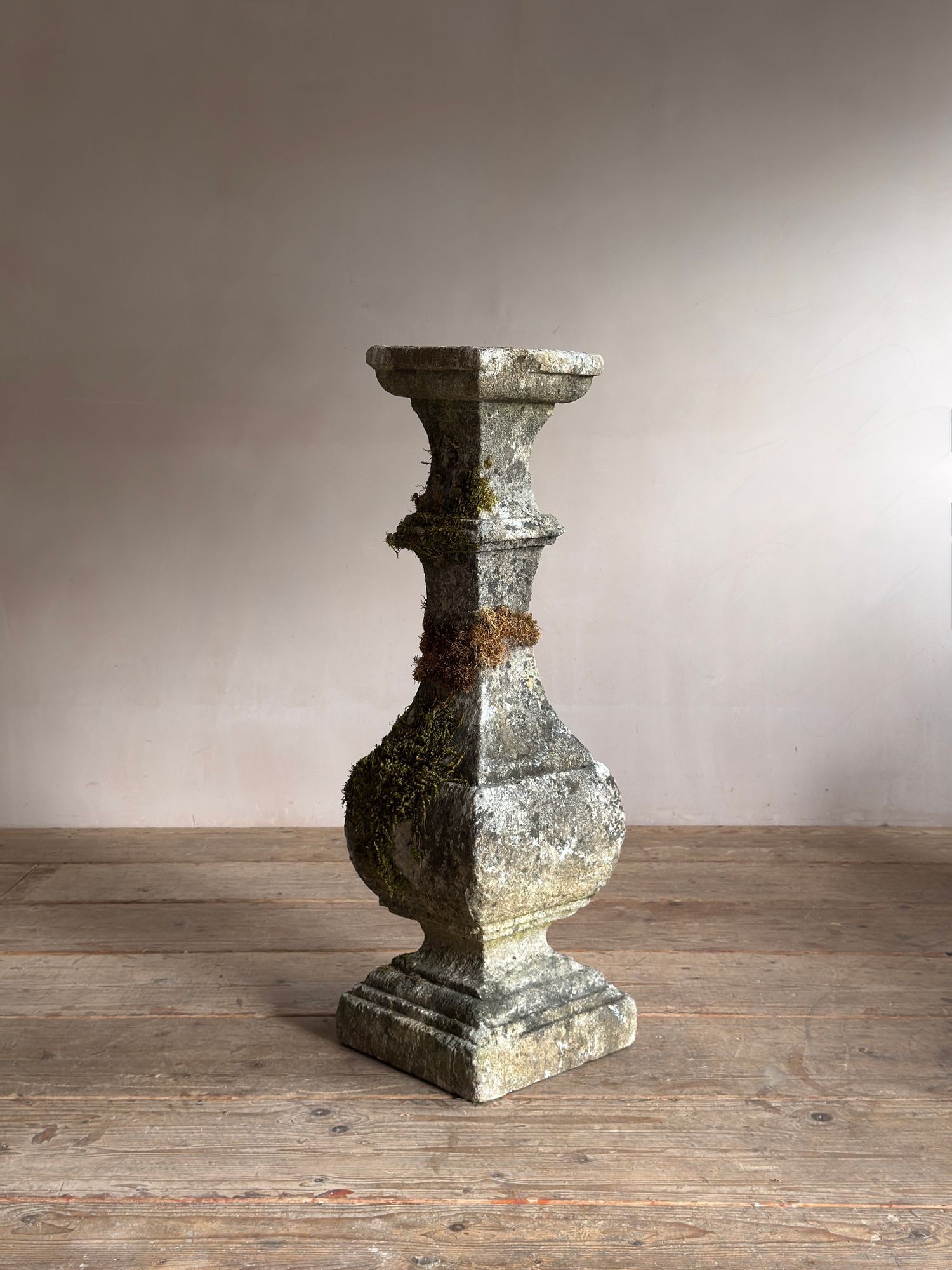 18thC Limestone Sundial