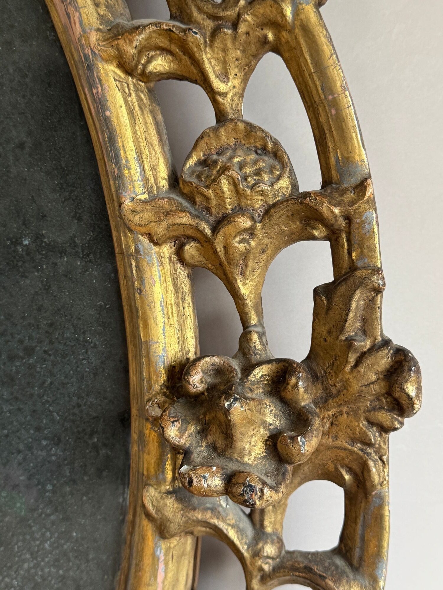 George III period carved giltwood mirror image 8