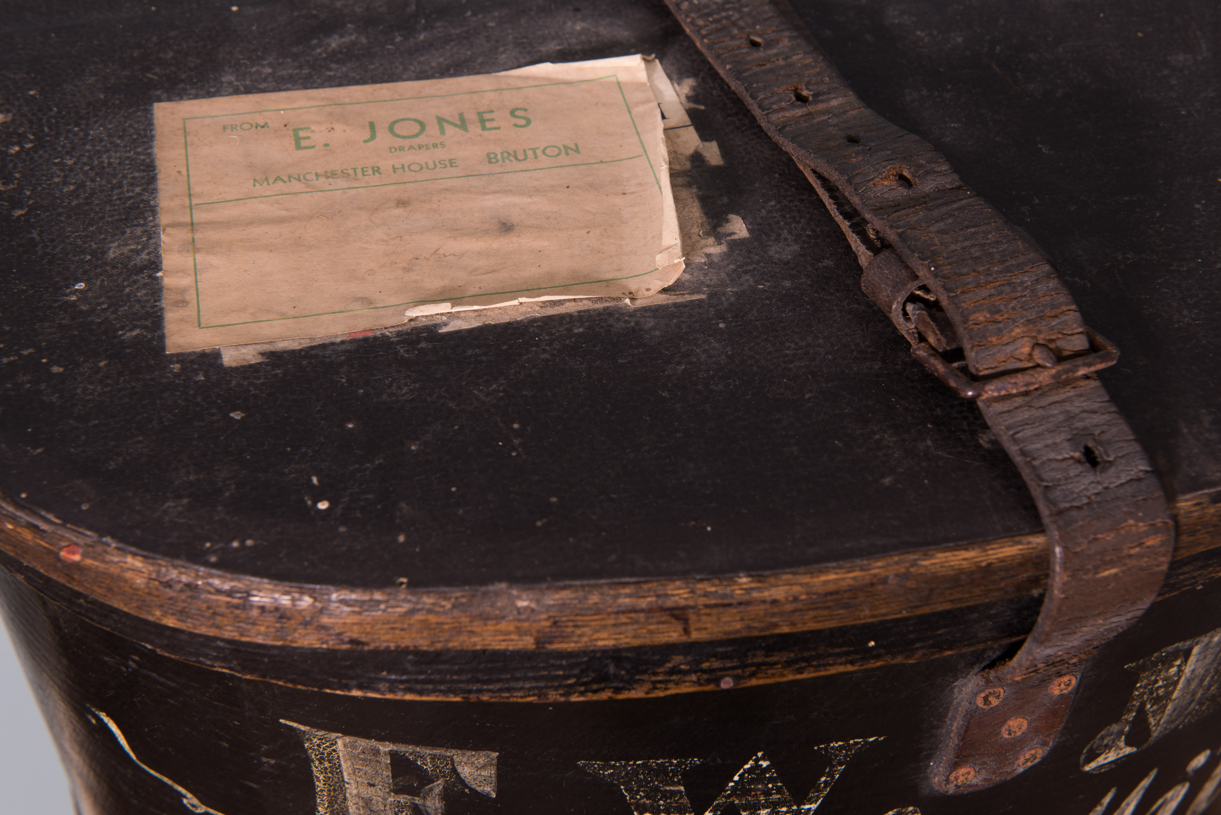 Painted Hat Box image 3