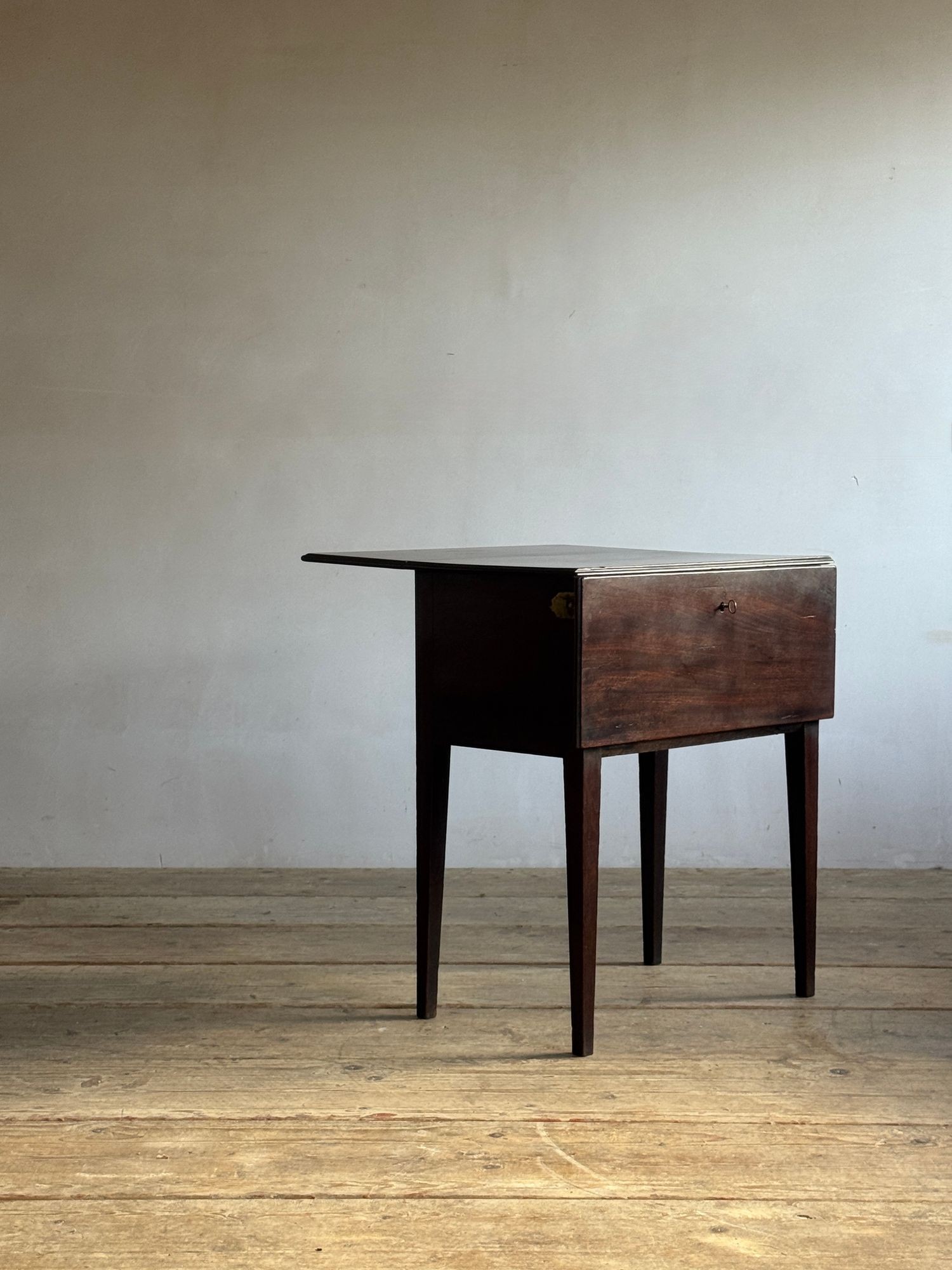 Georgian Mahogany Deception Table image 4