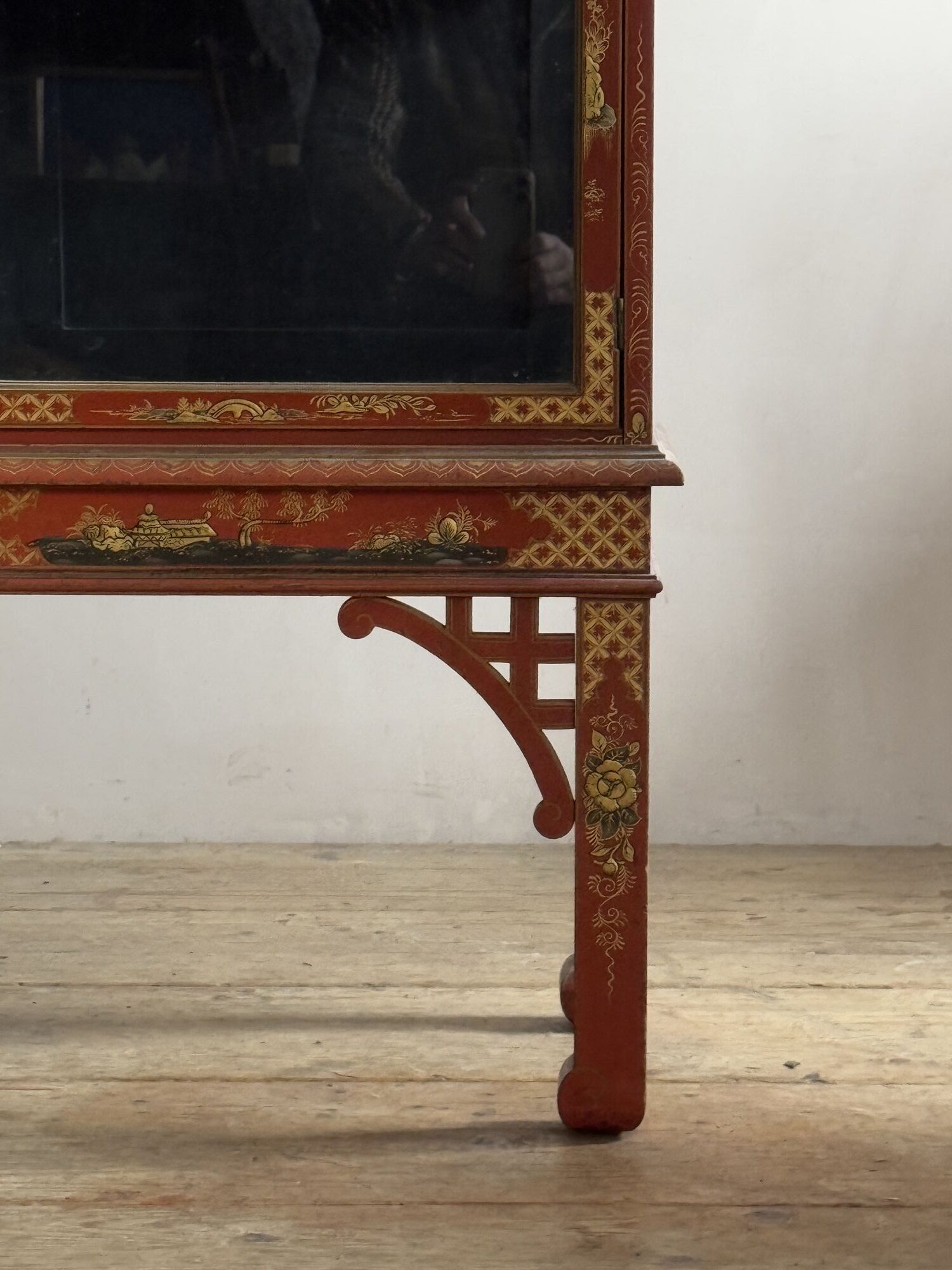 Red lacquered mahogany china cabinet image 9