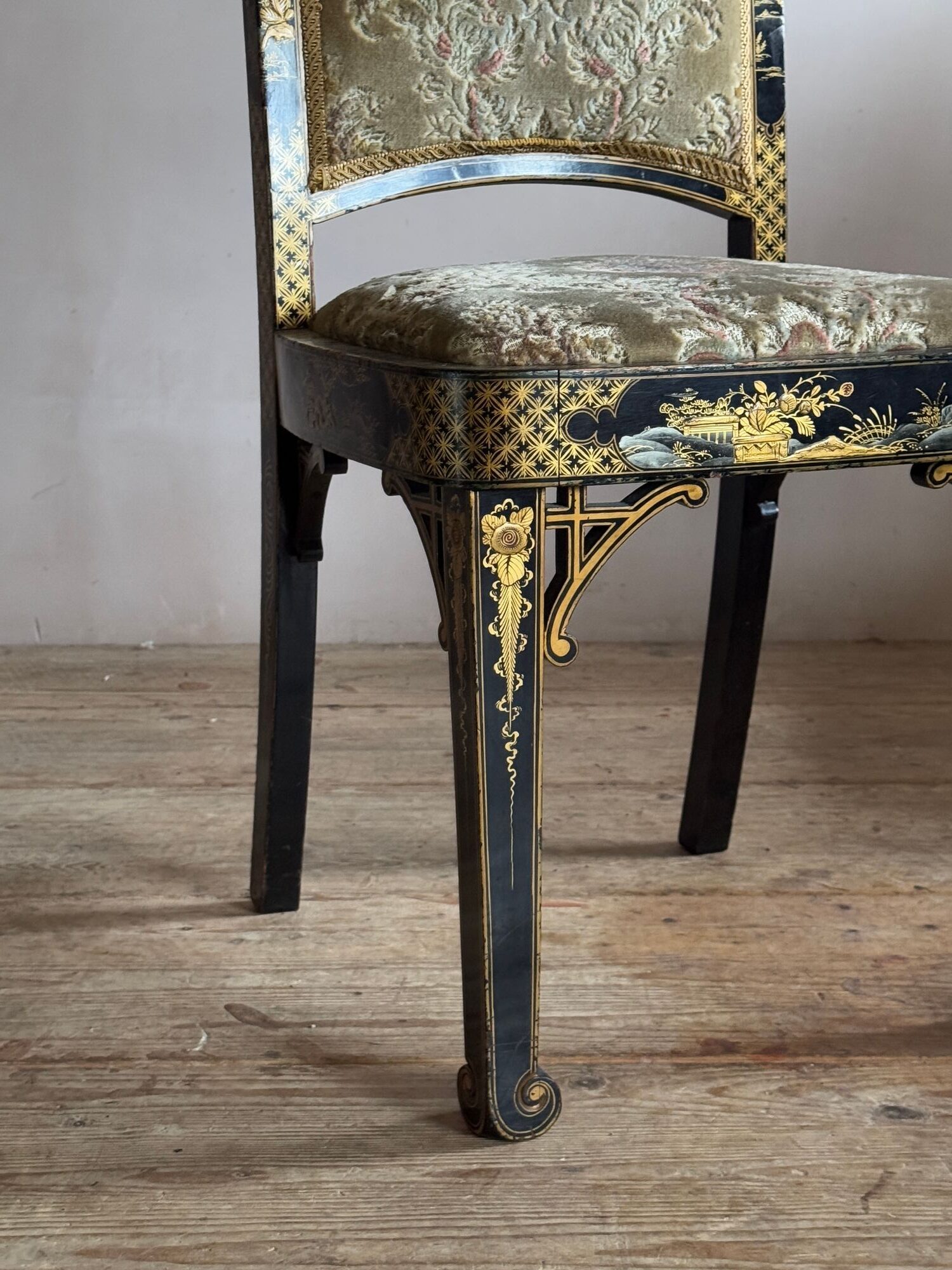 Four black and gold lacquered chinoiserie dining chairs. image 8