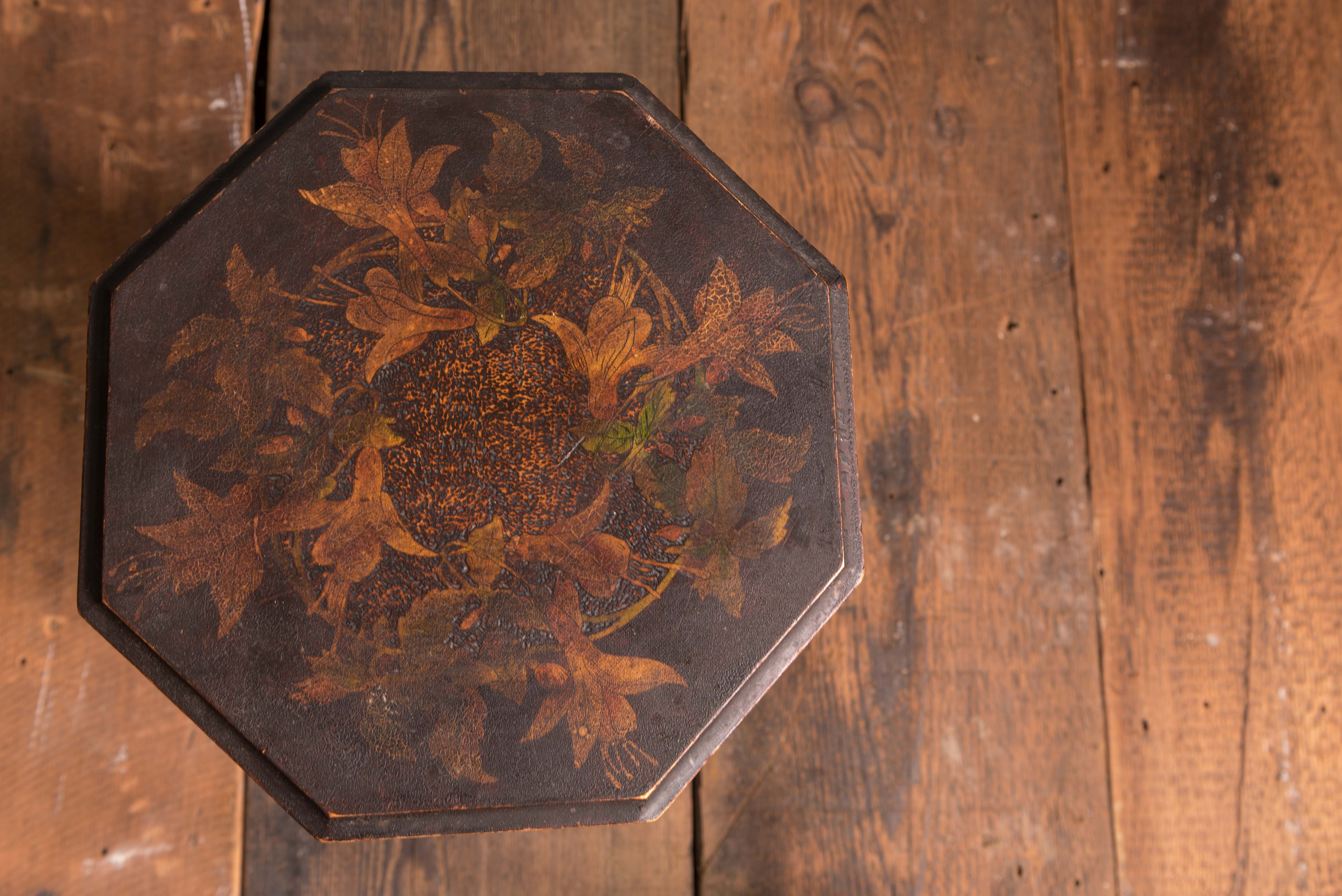 Octagonal Moorish Table image 3