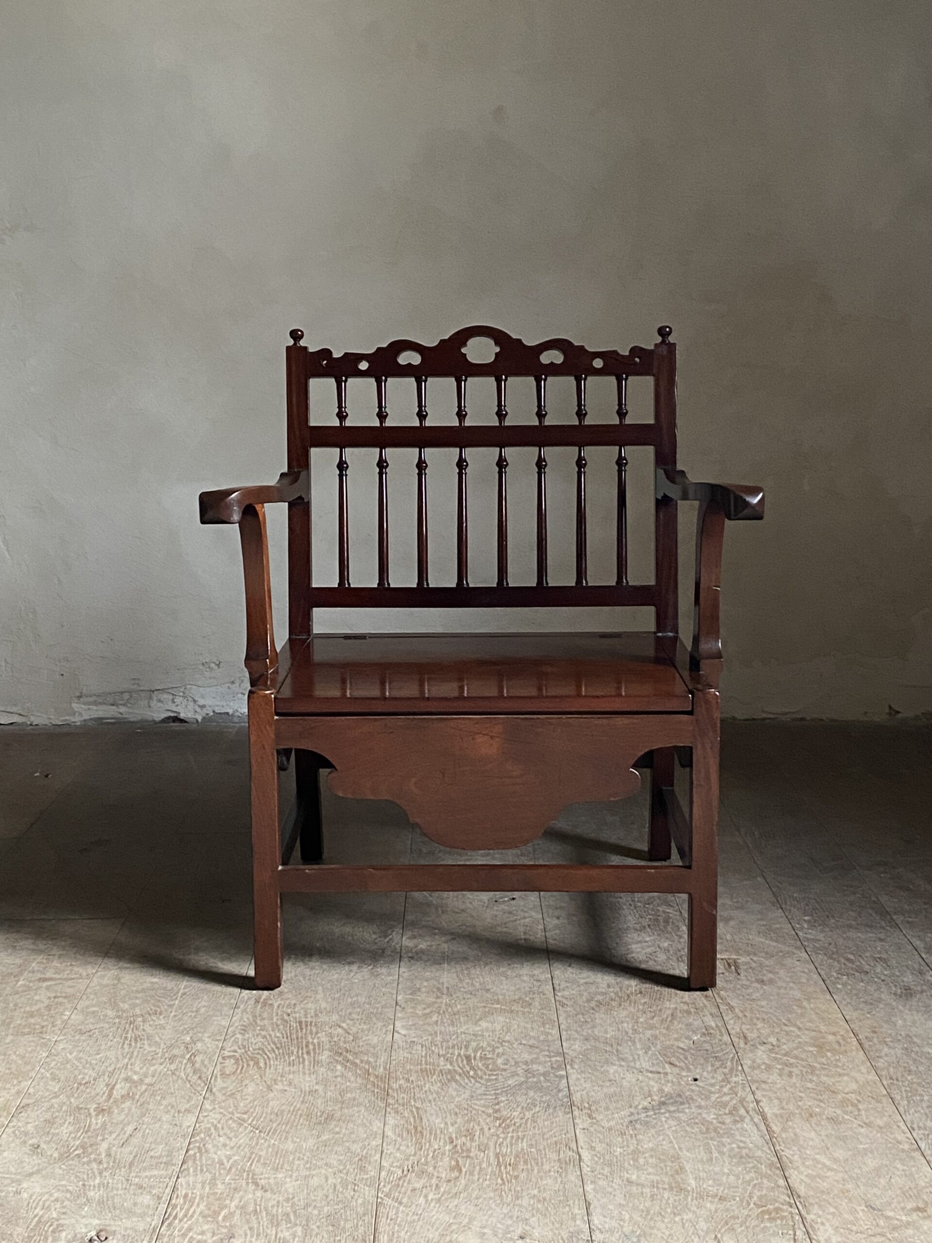 19thC Mahogany Drunkards Chair image 6