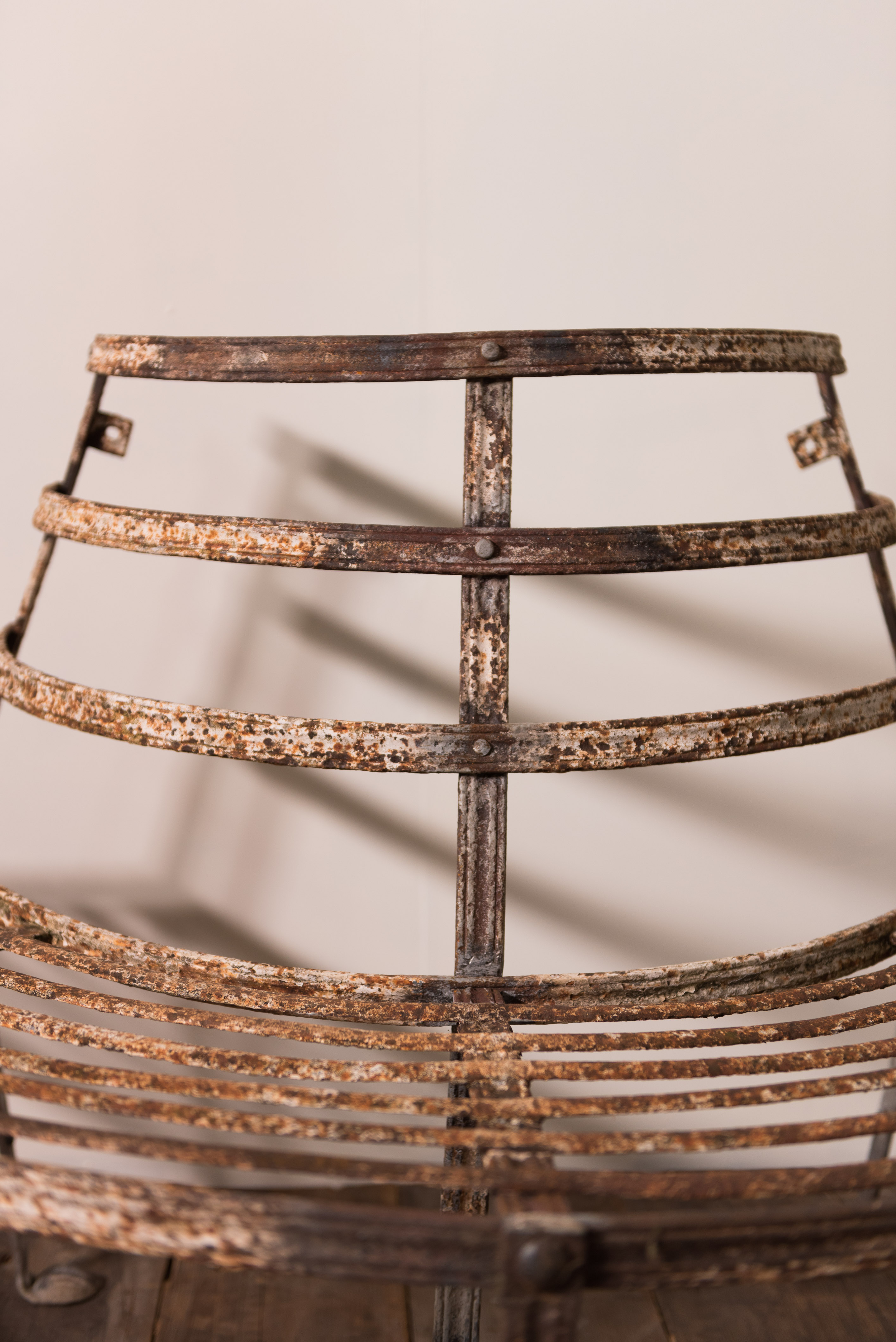 Regency Reeded Wrought Iron Tree Seat image 4