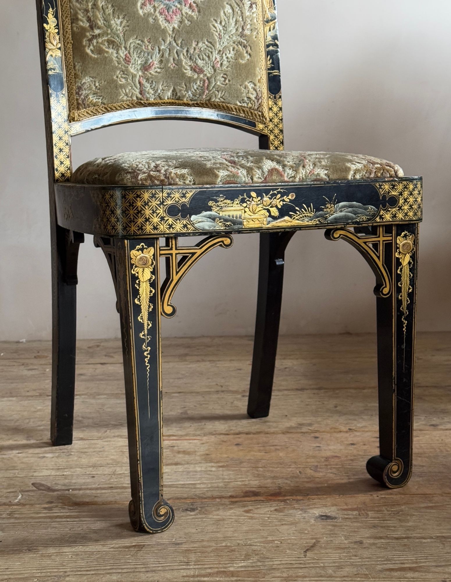Four black and gold lacquered chinoiserie dining chairs. image 7