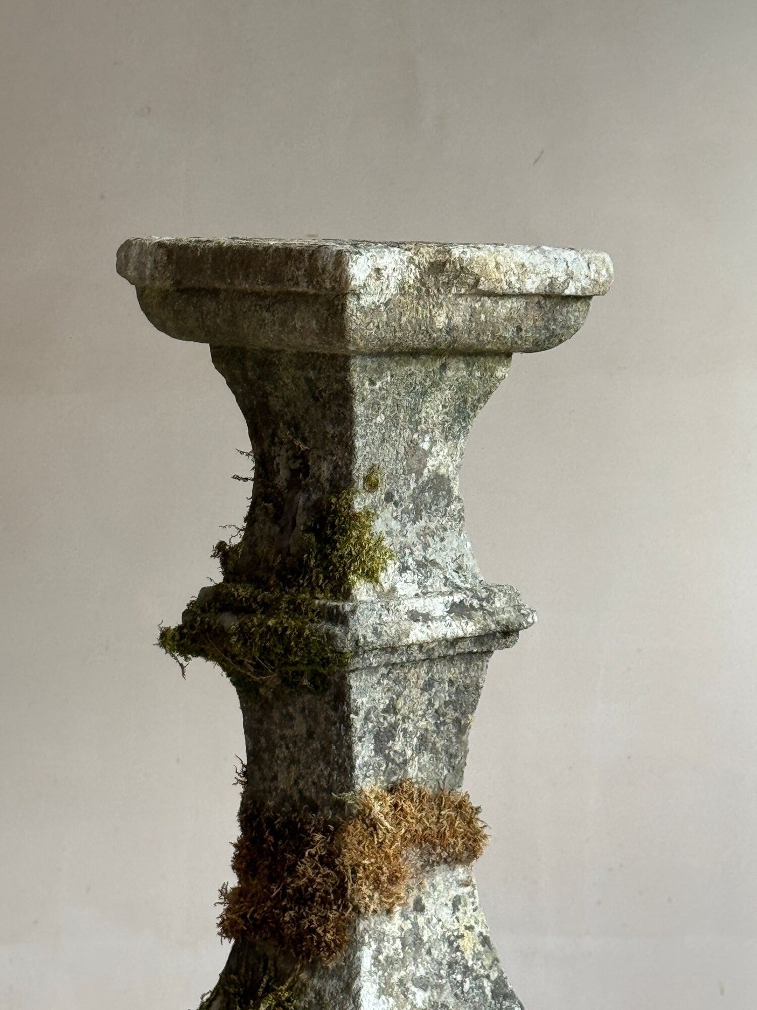 18thC Limestone Sundial image 9