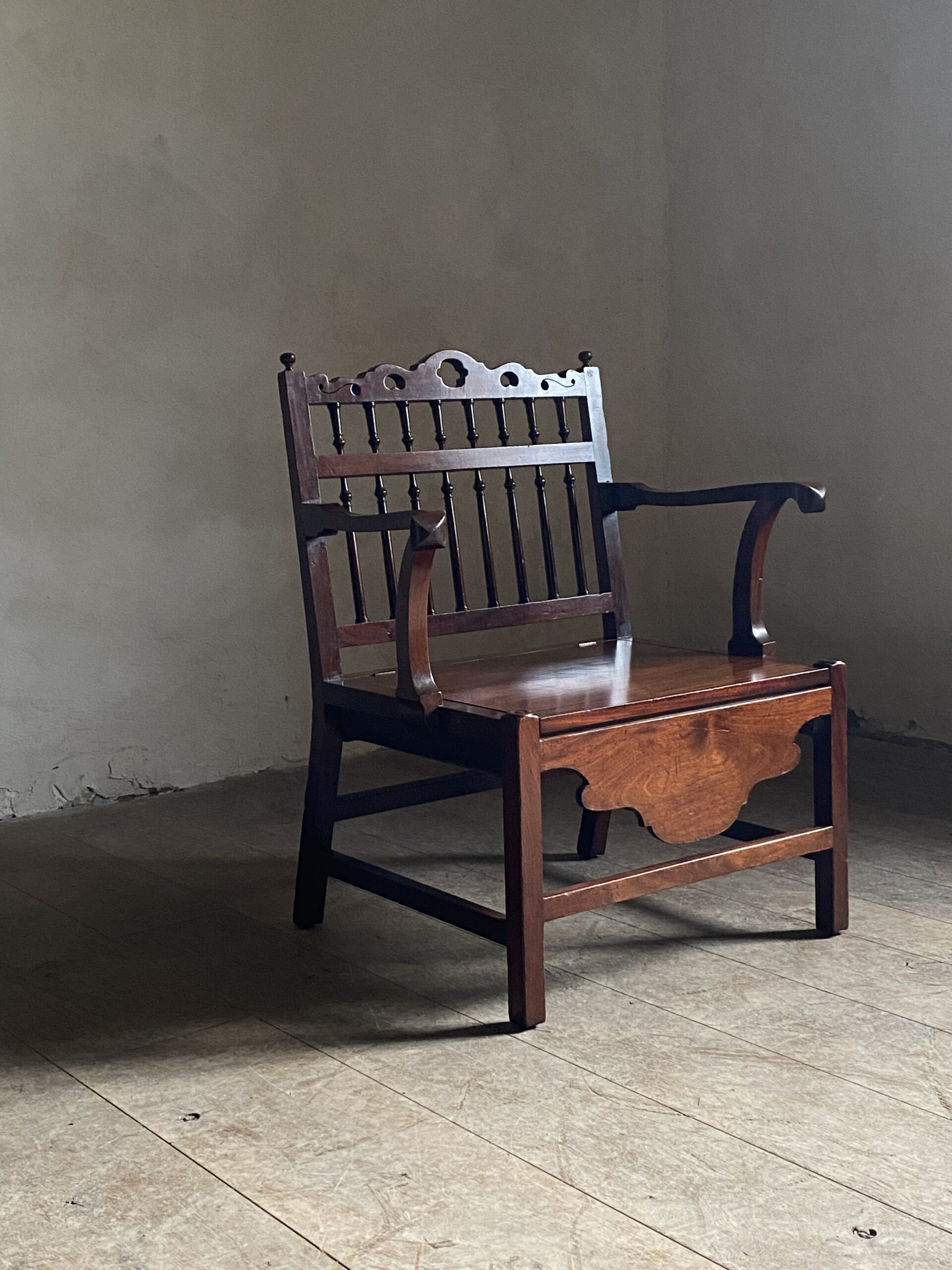 19thC Mahogany Drunkards Chair image 5