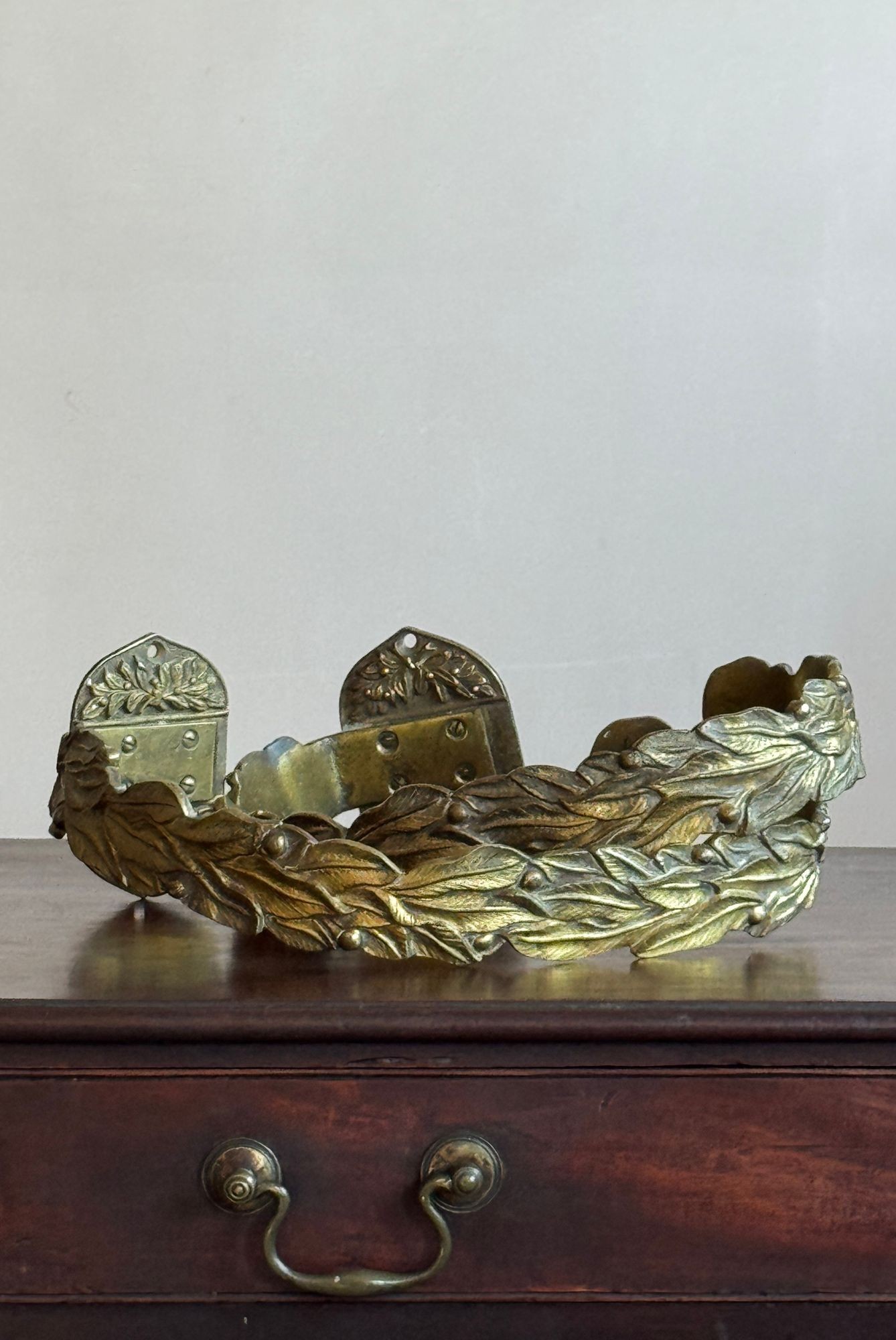 A Pair of 19th Century Gilt Brass Curtain Tie-Backs image 4