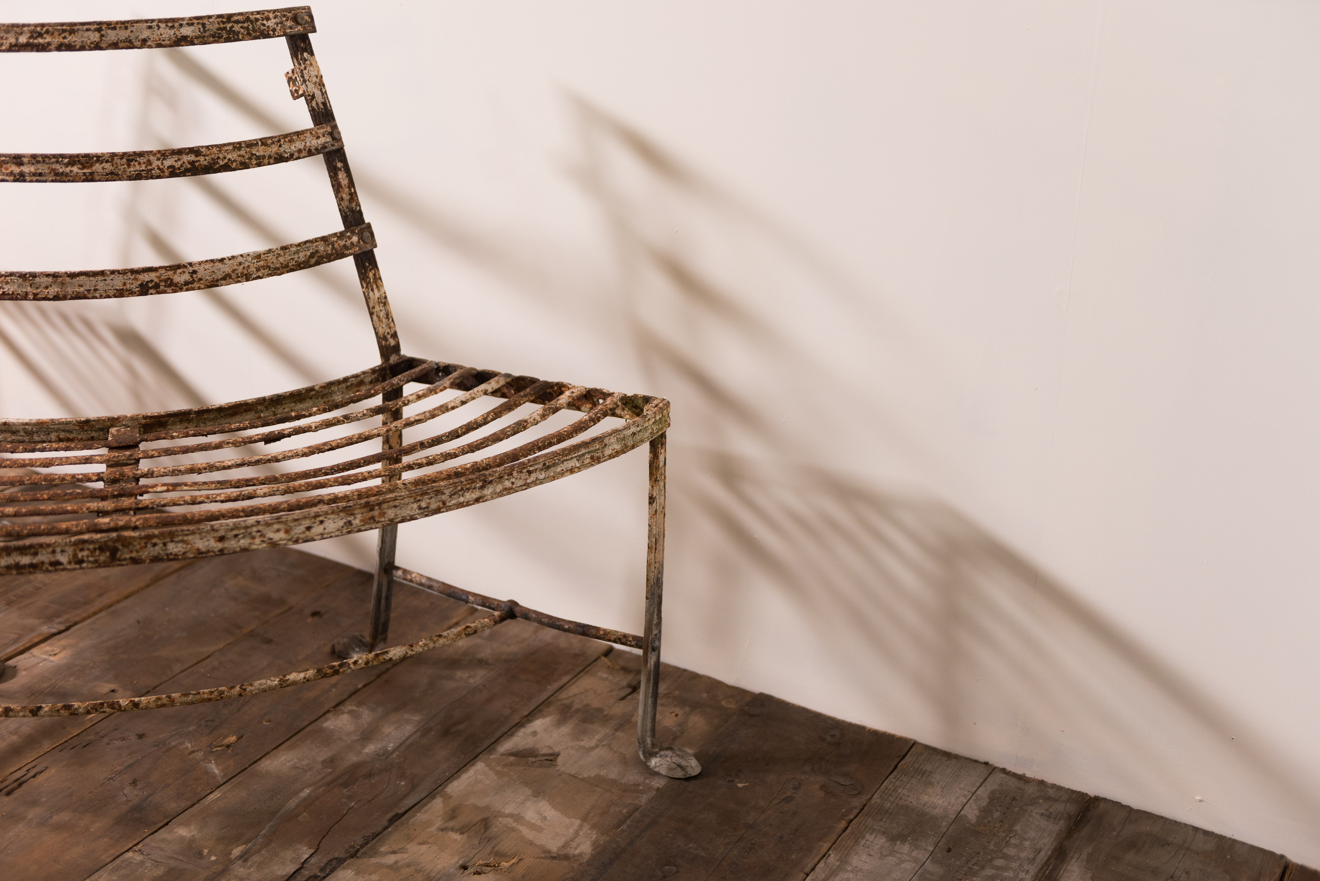 Regency Reeded Wrought Iron Tree Seat image 3